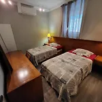 Hostel Seven Hills