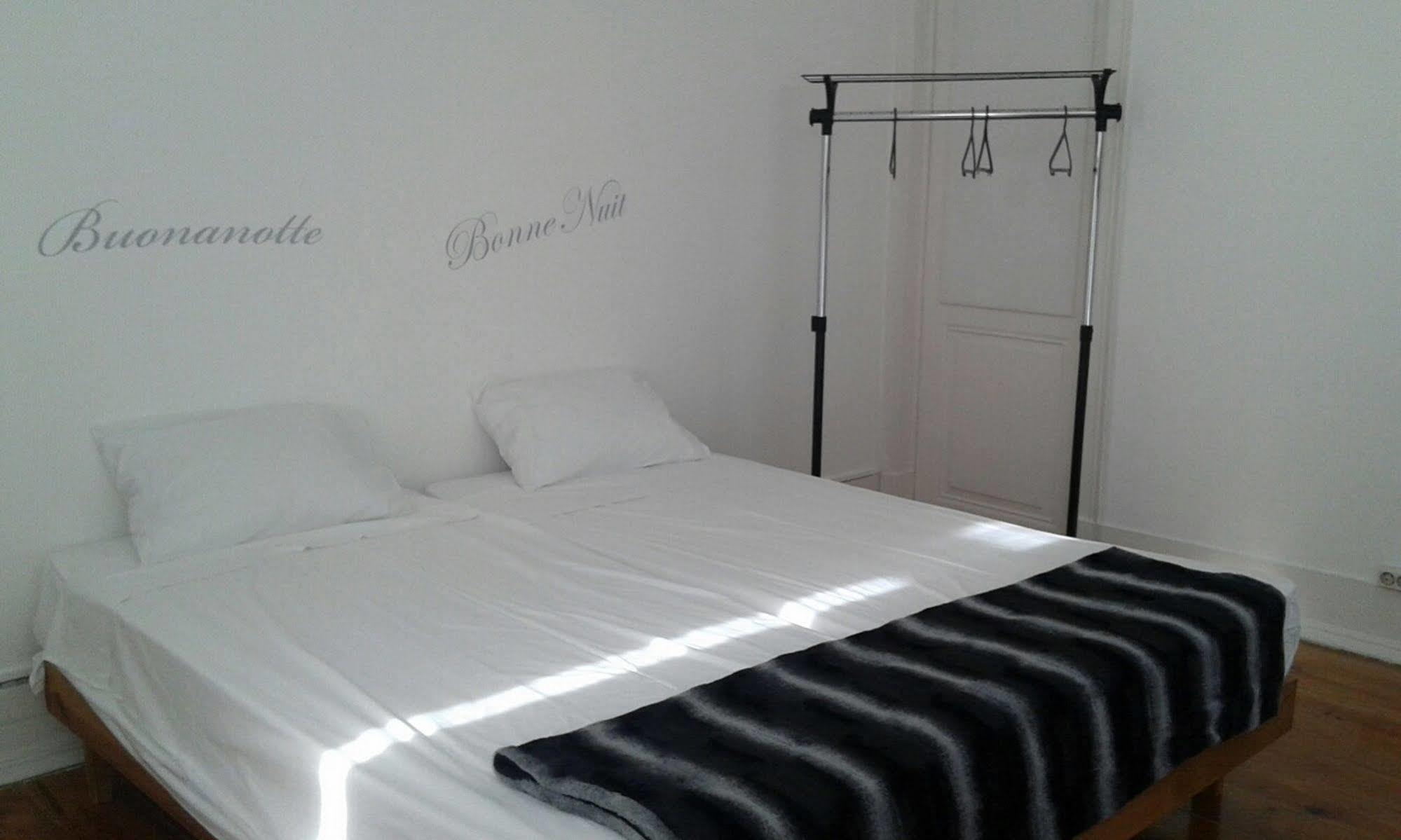 Hostel Seven Hills